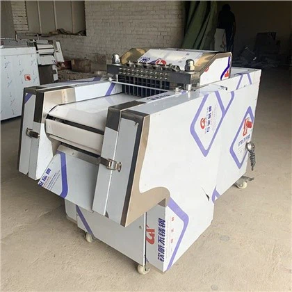 Snijmachine voor vlees in blokjes