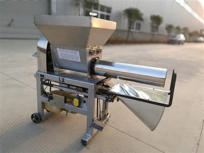 Machine voor het inpakken van champignons met knopen