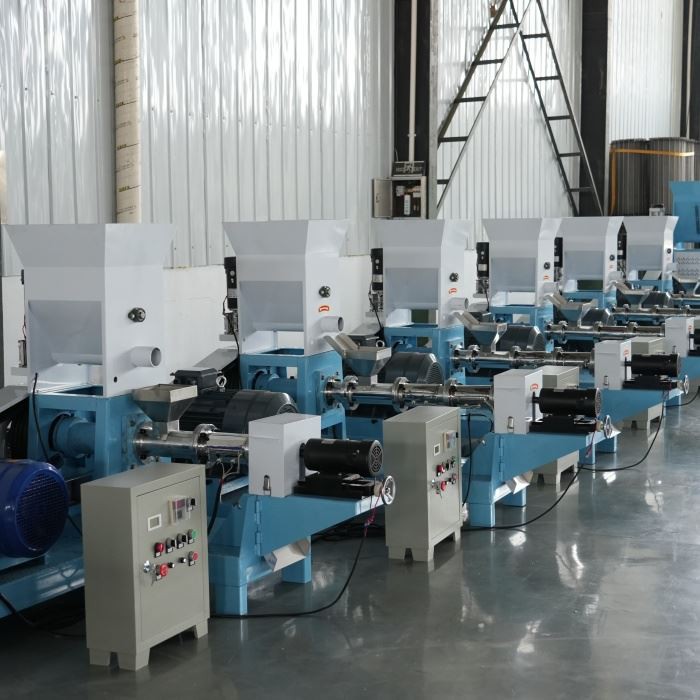 Drijvende visvoerpelletmachine